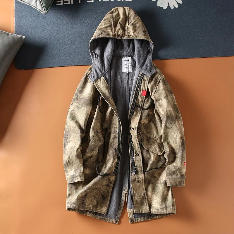 

Мужская камуфляжная рабочая куртка с капюшоном, на флисовой подкладке, теплая, средней длины, модная, осенне-зимняя, новинка, на молнии, стандартный крой