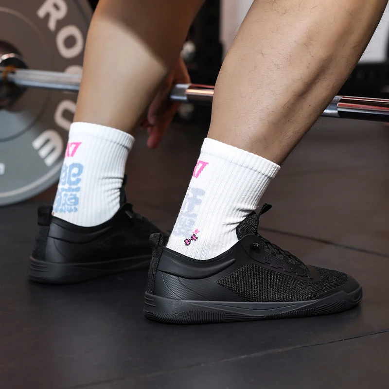 Men's Powerlifting Shoes for Strength Training - usage example