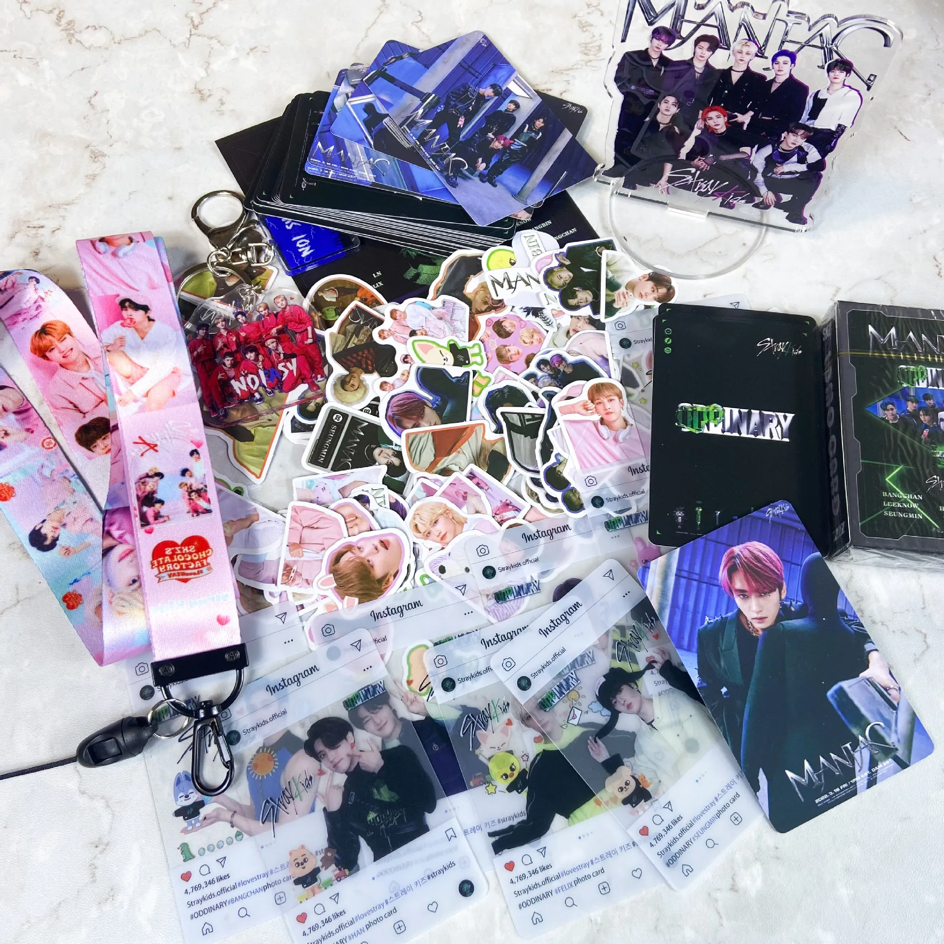 

New Skzoo Stray Kids Gift Box Skz Karma Album Gainet Do It Felix Hyunjin Peripheral Set Keychain Card Stickers Small Gift