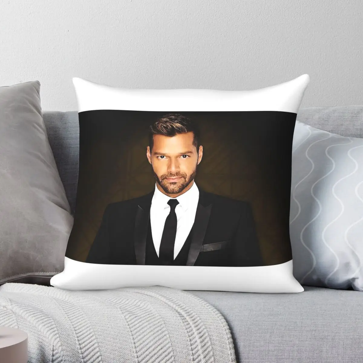 Funda de Almohada Cuadrada Ricky Martin Tour Kel3, de Poliéster, Lino y Terciopelo, Creativa, con Cierre Decorativo, Funda de Cojín para Cama, Venta al Por Mayor