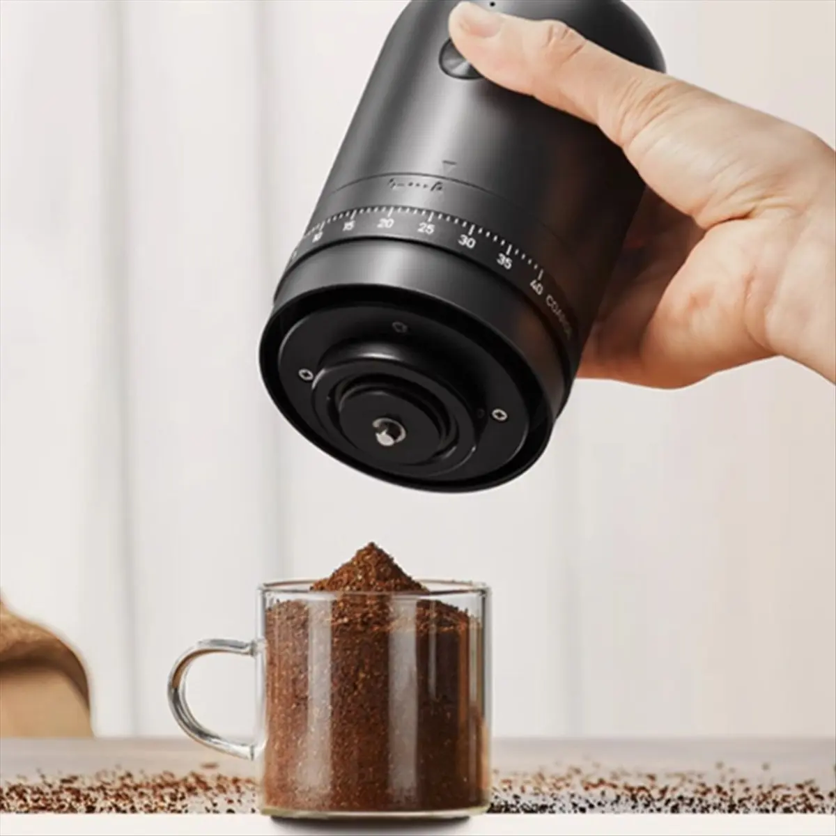 (AIMA) Molinillo de café eléctrico portátil, 40 velocidades ajustables, inicio con un botón, molinillo de granos, recargable por USB, licuadora para el hogar y exteriores