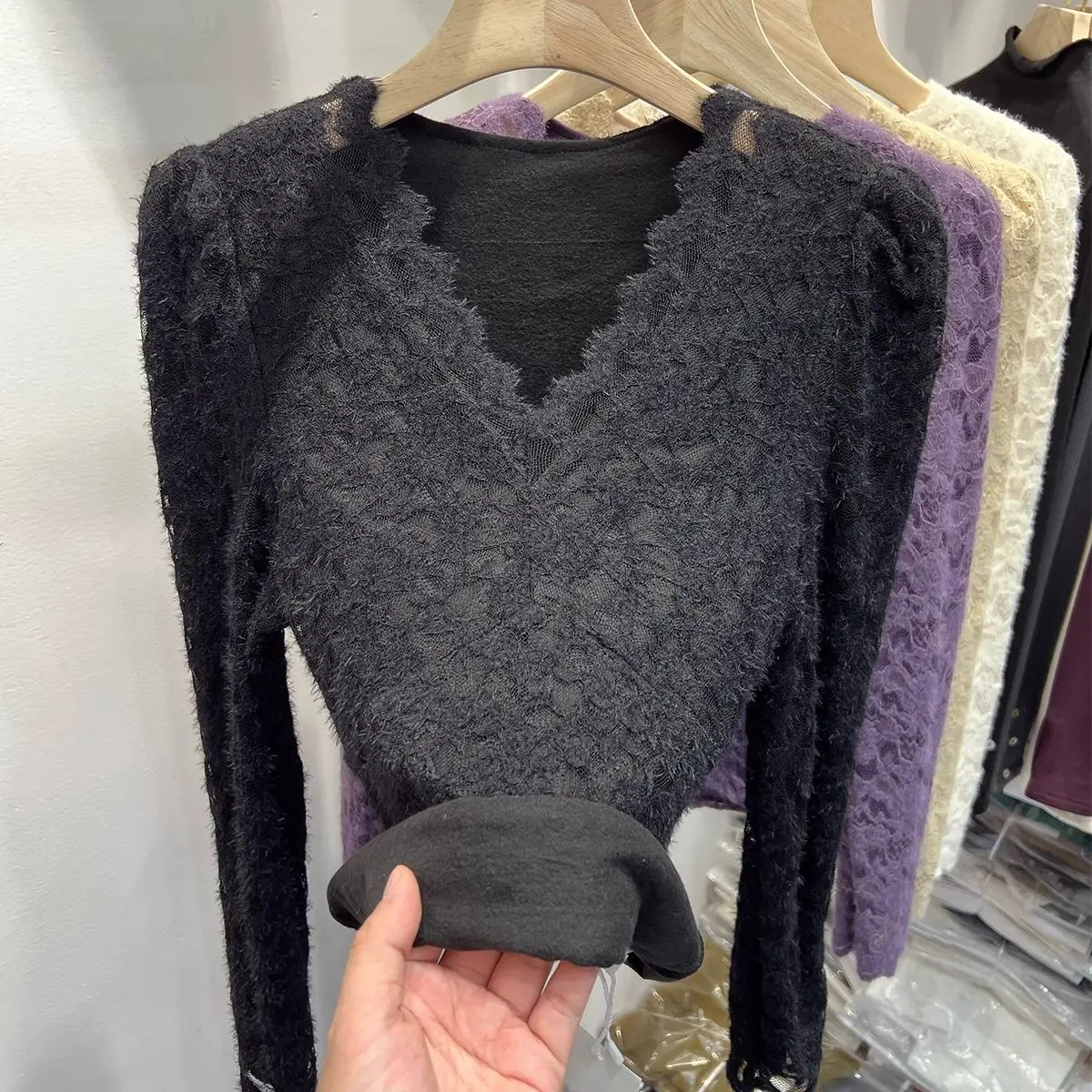 

Women's Base V-ne Lace Inner Wear Faionable Top Korean Commute Pure Color TT214