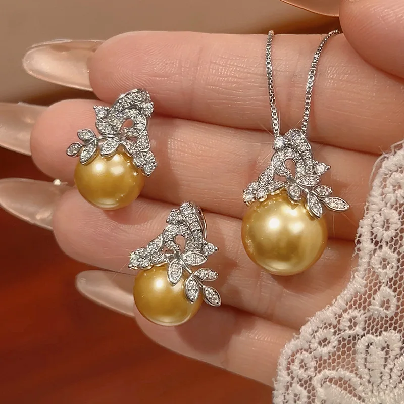 

Elegant Gold Pearl Jewelry Leaf Design Necklace Earrings Round Shaped Pearls with Sparkling CZ Women's Luxury Party Accessories