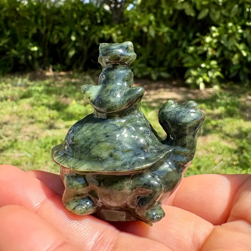 Natural serpentine/turtle and frog hand-carved creative adorable pet desktop tea pet