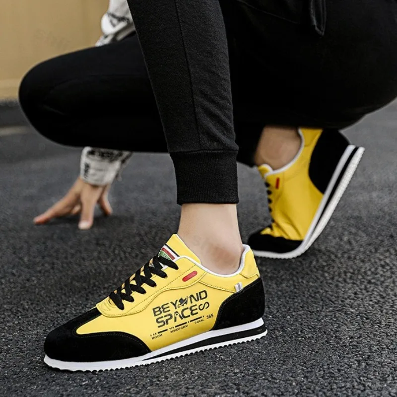 

Men's Shoes Mesh Breathable 2025 Spring Board Shoes Fashion Trend Casual Shoes New Anti Slip Comfortable Lightweight Sneakers