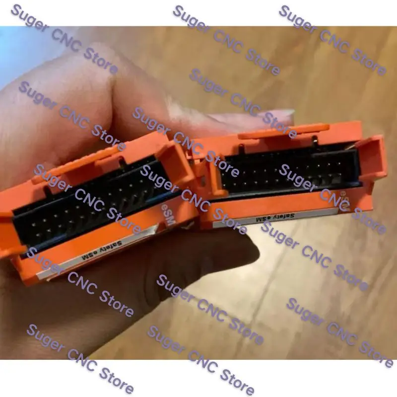 

Подержанный тест модуля безопасности VW3M3501 ОК, быстрая доставка