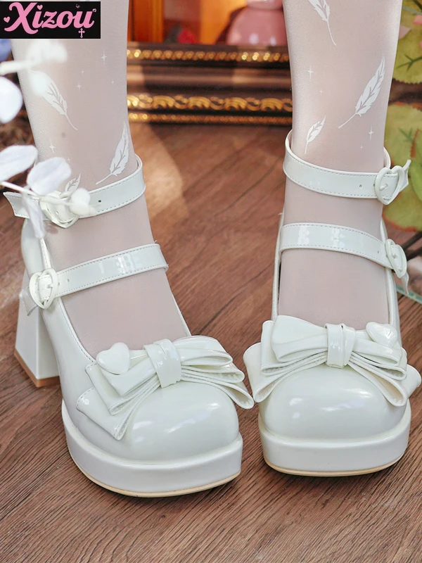 Originale giapponese dolce e carino Lolita Bow Love tacchi alti spessi ragazza morbida testa tonda Mary Jane scarpe singole per ragazza in pelle Pu