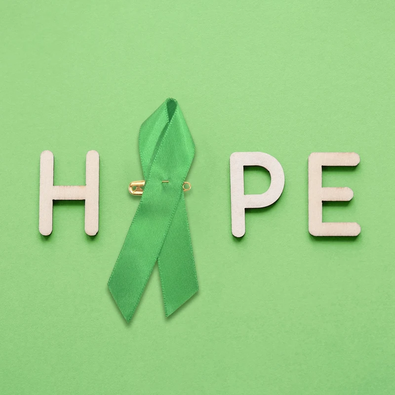 100 Pieces Awareness Ribbon Satin Ribbon Lapel Pins Fabric Ribbons With Safety Pins For Women Men (Green)