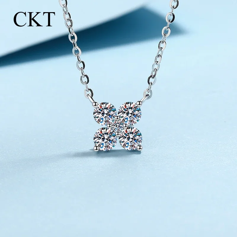 Luxury Temperame Platinum PT950 Necklace GRA Certified Moissanite Dcolor Diamond Snowflake Commuter Pendant Clavicle Chain Ladys