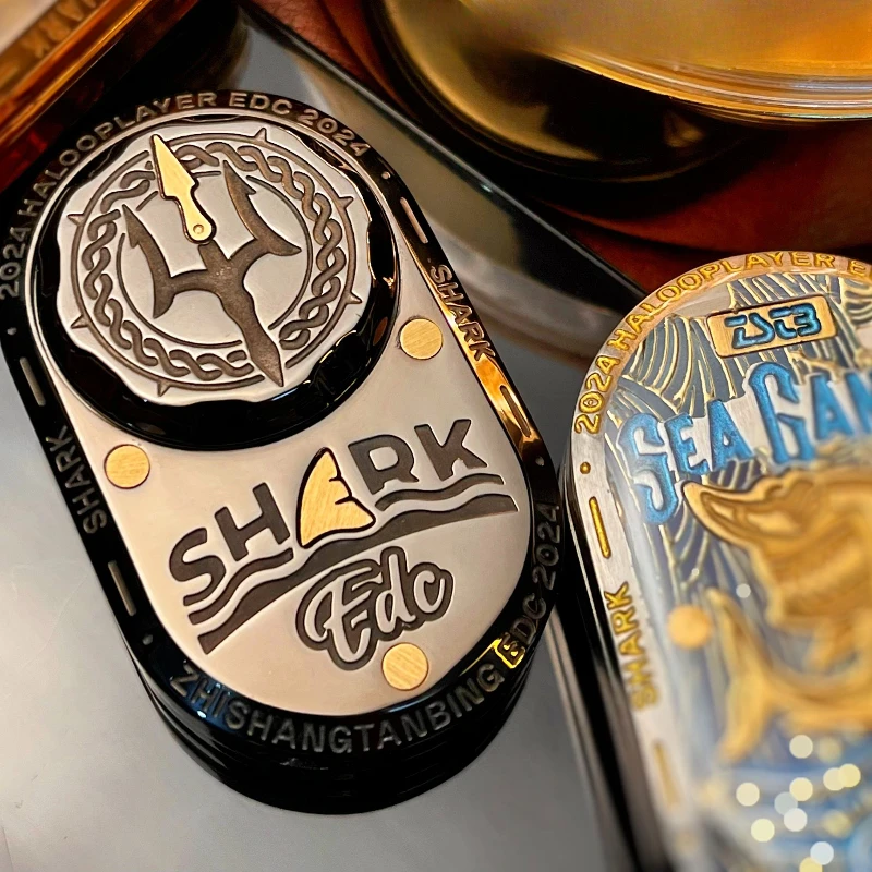 Sea Shark édition commémorative EDC poussée directe rotative Double couche mécanique métal doigt carte poussoir jouet de décompression