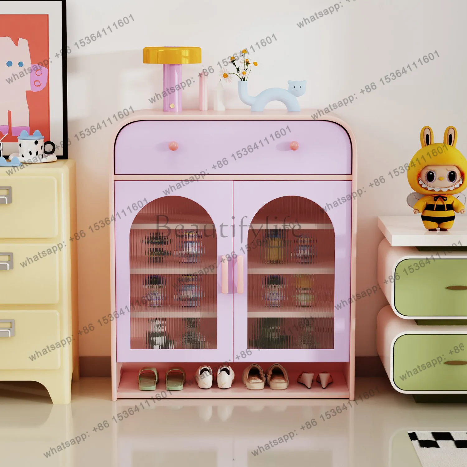 

Cream-style shoe cabinets are integrated against the wall for household door storage cabinets