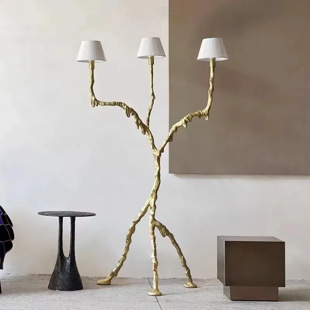 高級装飾ホテルロビー三脚ツリー彫刻麗光ヴィラリビングルーム銅フロアランプ