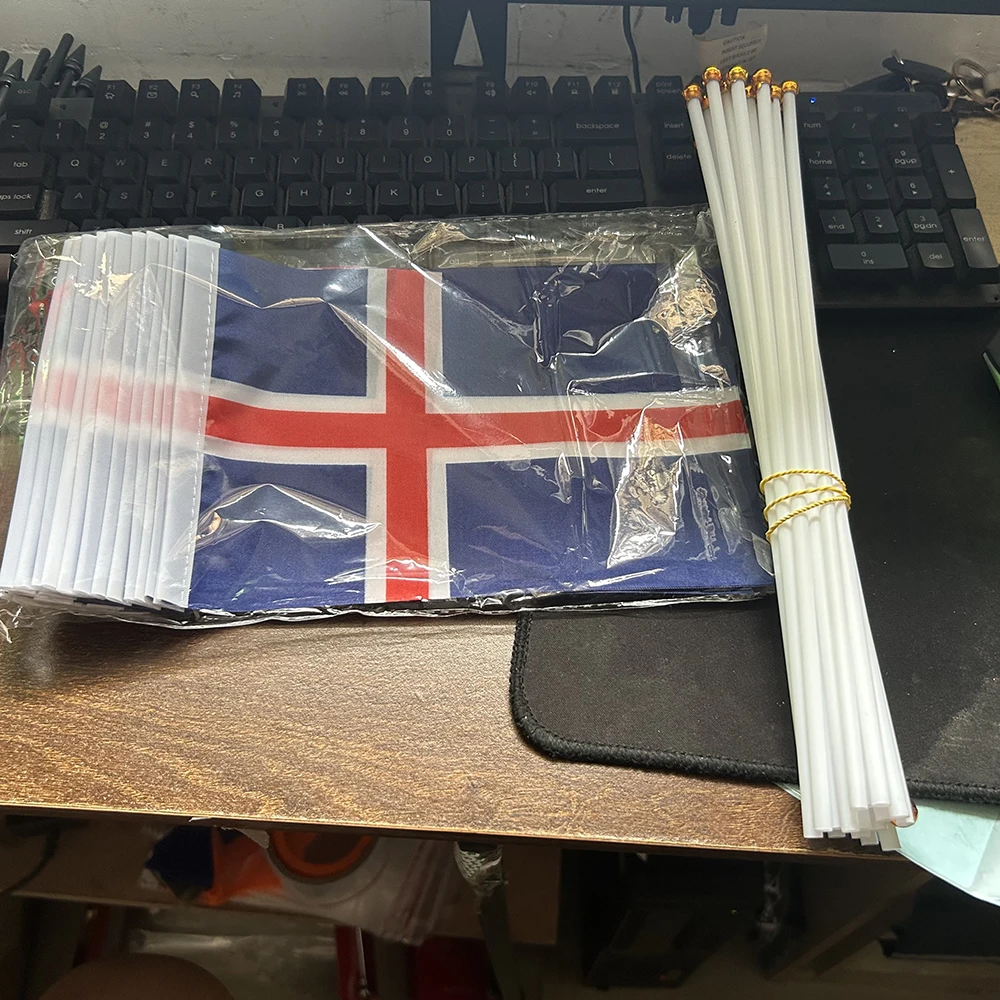Iceland Flying Hand Flag 14x21cm Polyester Flag Iceland Hand Waving Flags With Plastic Pole For Sports Activity Home Decoration