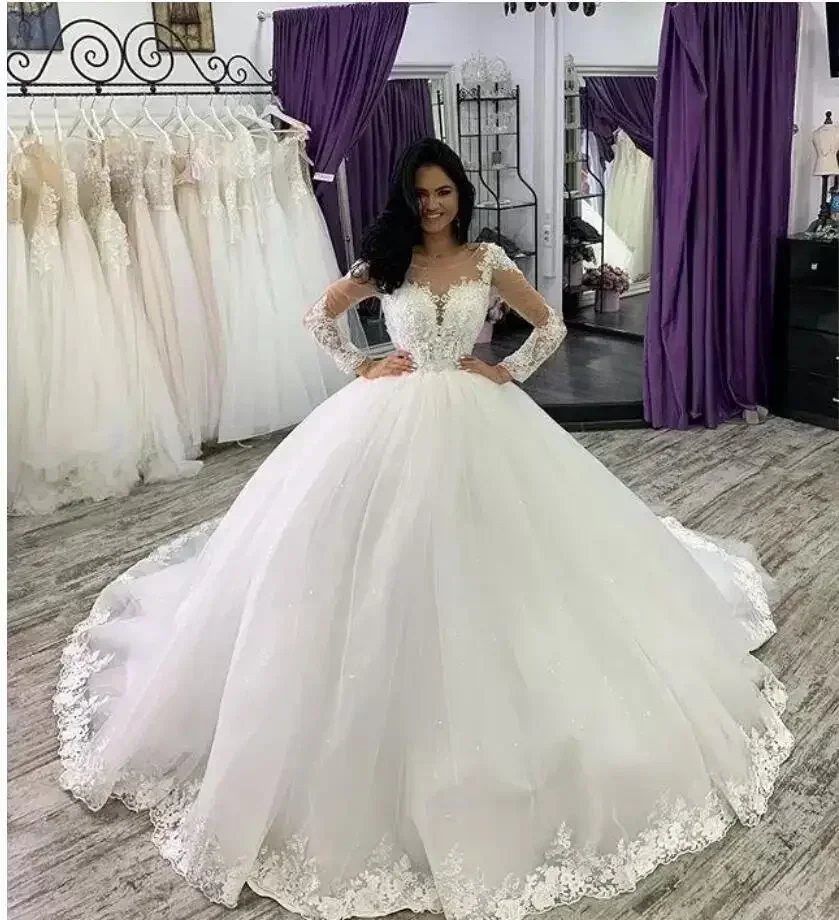 Abiti da sposa personalizzati con scollo rotondo in pizzo taglie forti Sweep Illusion maniche lunghe Abiti da sposa Abiti da sposa