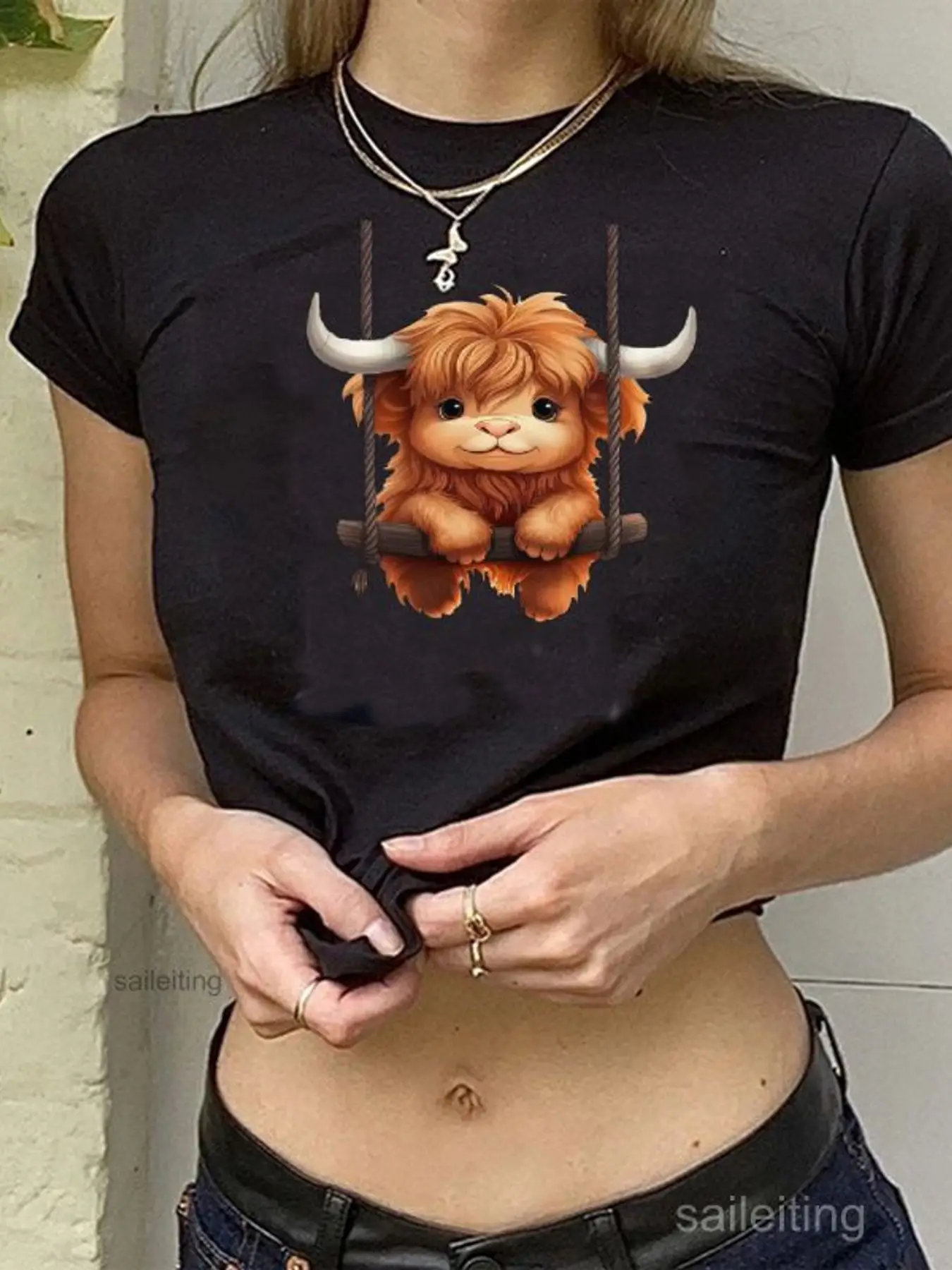 Cute Highland Cow Graphic Crop Top Women's Short Sleeve Summer Streetwear Harajuku Style Cartoon Print Tee
