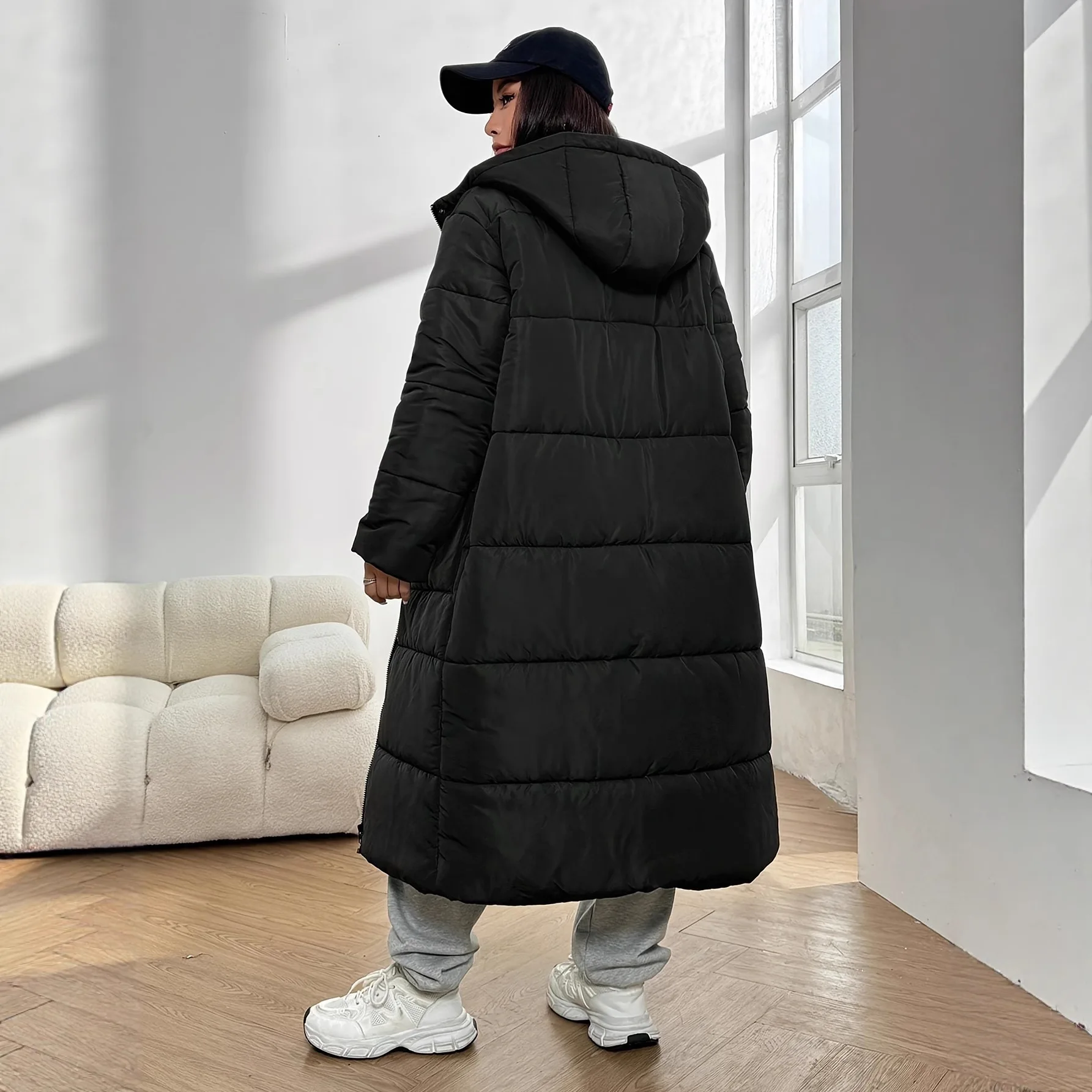 Women's Winter Thick Black Hooded Clothing Is Warm and Cold-proof, Suitable for Winter