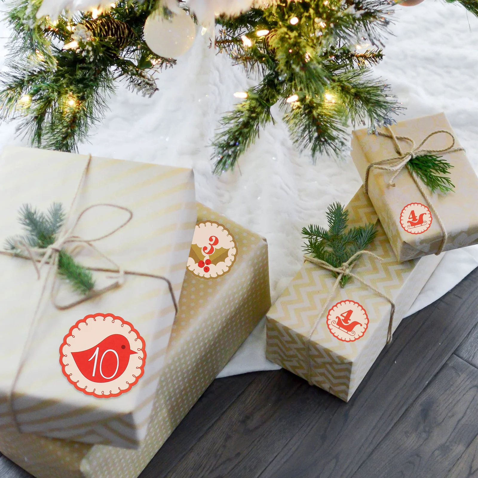 

20 Sheets Christmas Stickers Classic Xmas Decorative Sticker Sealing Stickers for Candy Bags Gift Boxes Festive Decoration