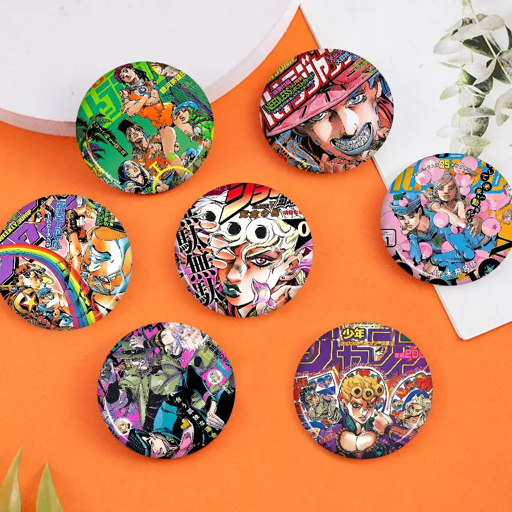 Broche de hojalata hecho a mano de 58 mm con diseño de figura de anime de JoJo's Bizarre Adventure, ideal para mochilas, ropa y como adorno de pecho.