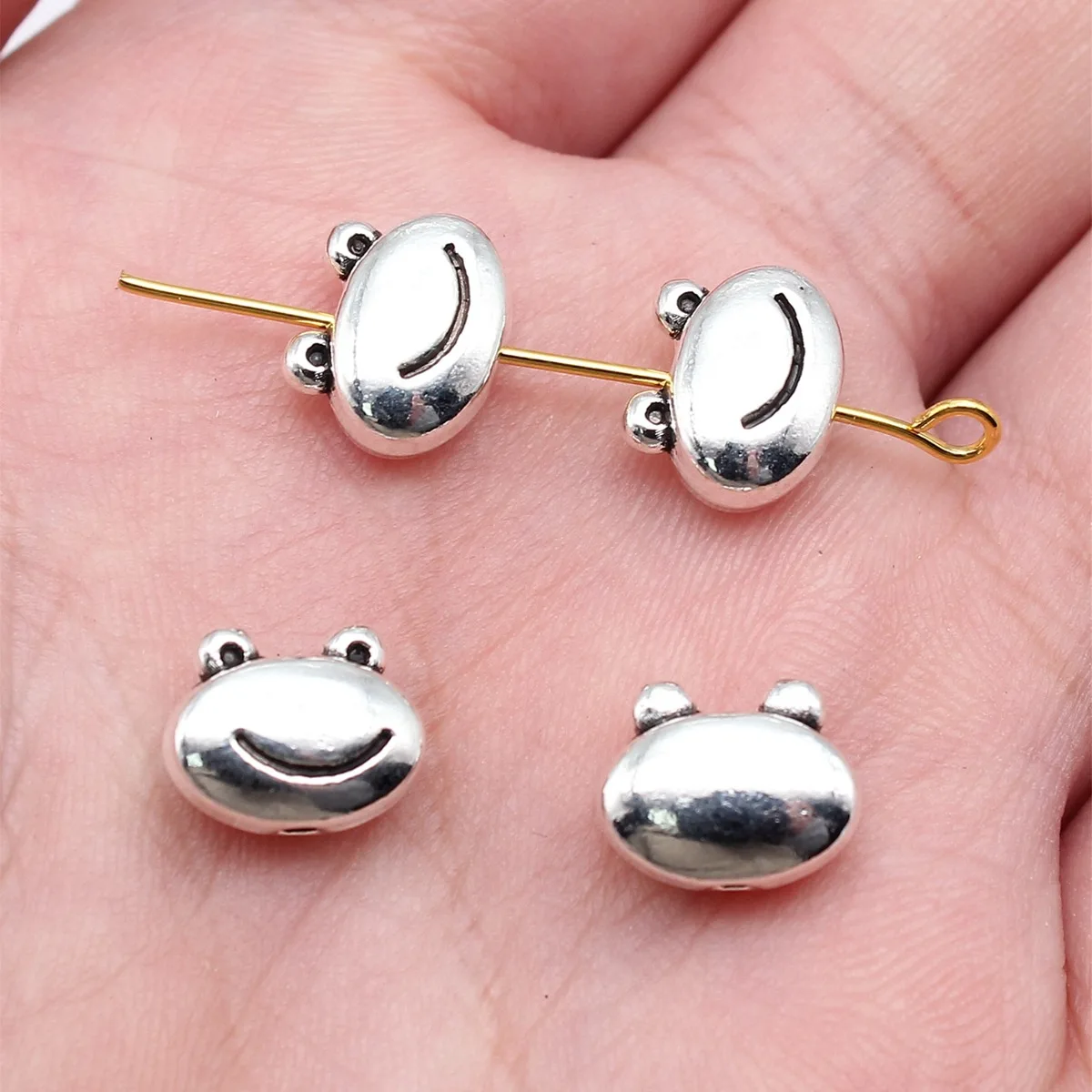 40pcs 10.3x8.3x4.7mm(0.41x0.33x0.19inch) Antique Silver Color Cute Frog Head Beads Vintage Jewelry Making Accessories
