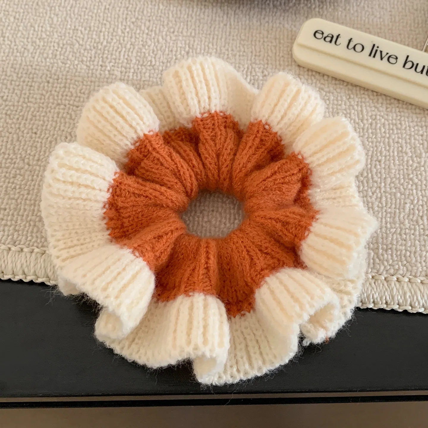 قطعة واحدة من خيوط محبوكة ملونة على الطراز الكوري، ربطة شعر على شكل كعكة كبيرة، إكسسوار شعر للخريف والشتاء،