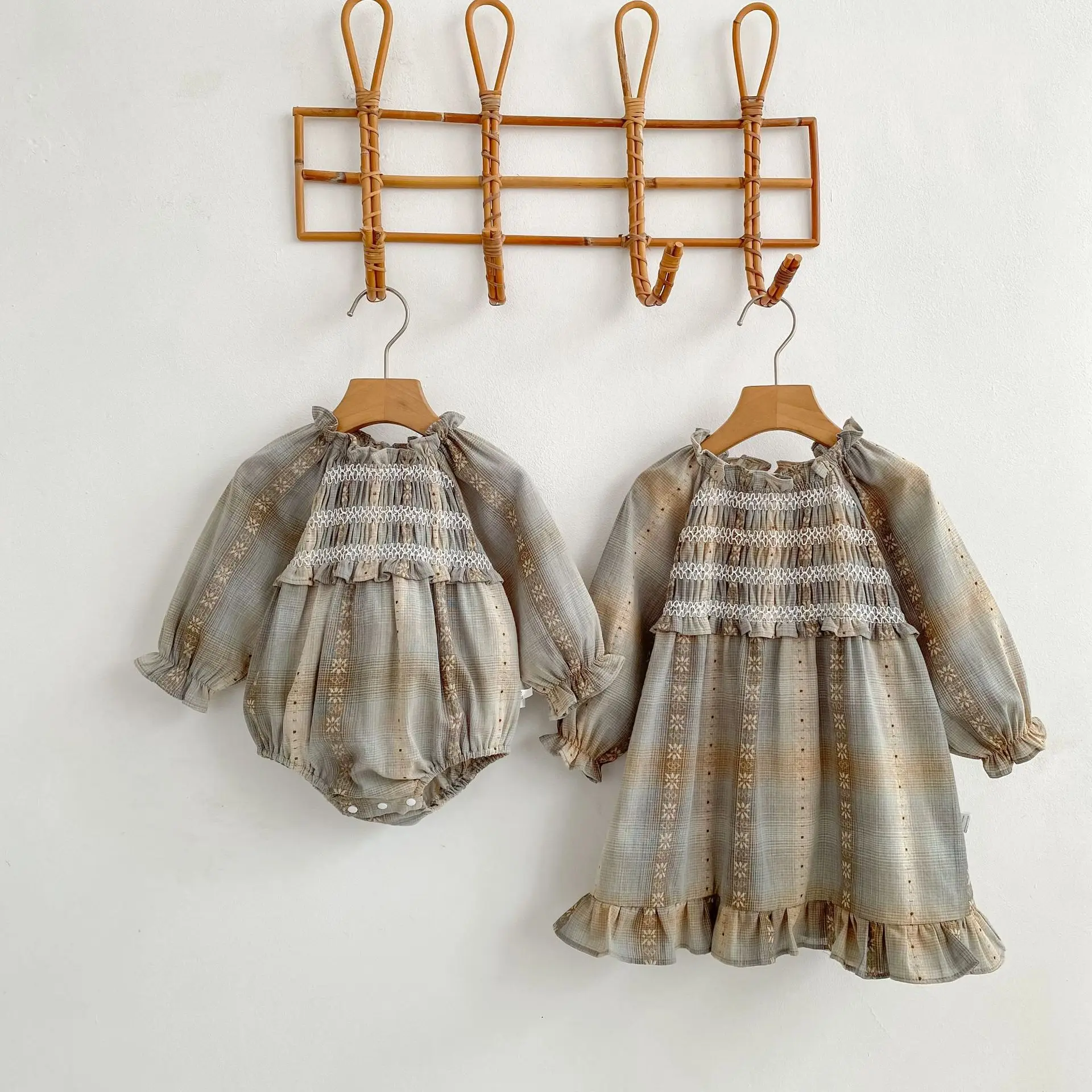 2026 Spring Sisters Dress Korean Version Children Girl Lady Plaid Jacquard Long Sleeve Dress Girl Baby Romper Spring