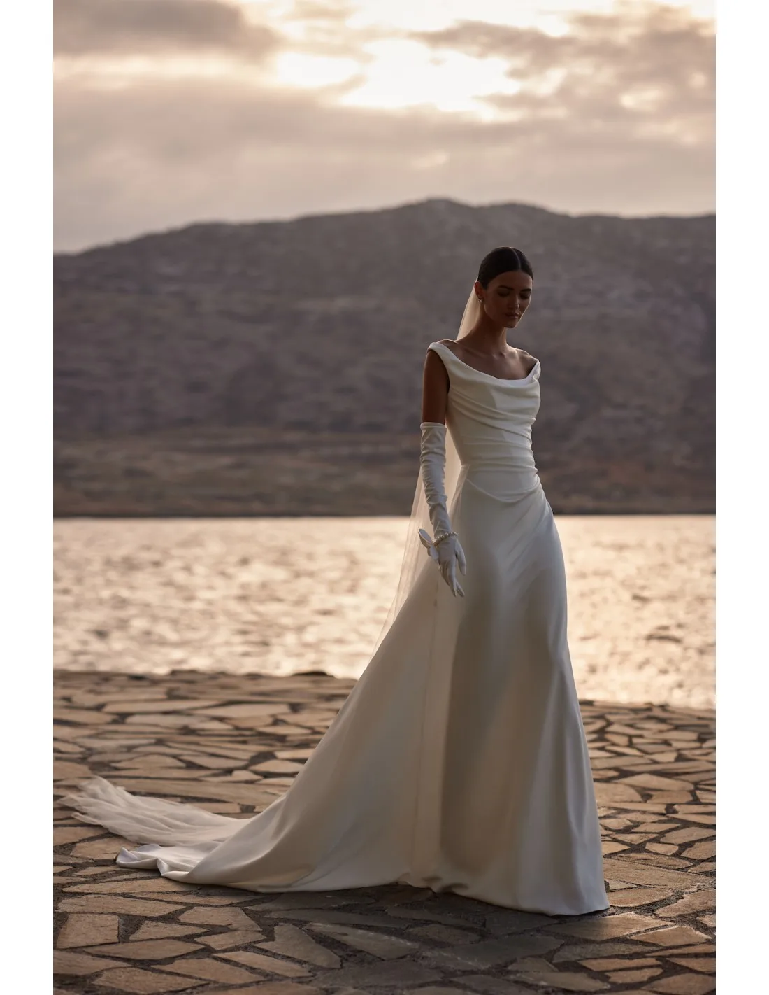 Fashion Satin Scoop Wedding Dresses for Women Lacing Up Backless Pleat Abito Da Sposa Customized Drop Shipping