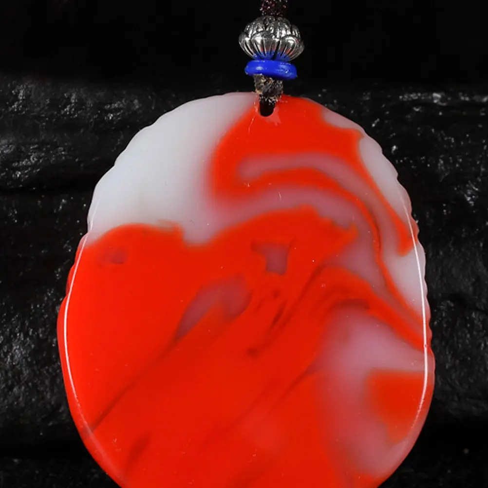 

Chicken Blood Hand-Carved Jade Unicorn Pendant Two-Color Beast Necklace for Men Women (Random Color)
