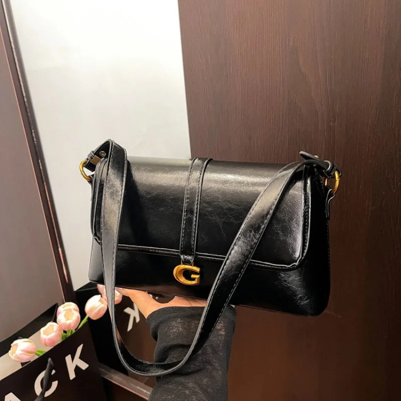 

Women's Trendy Leather Tote Bag Featuring Casual Vintage Vibe And Spacious Interior Perfect For Daily Use​