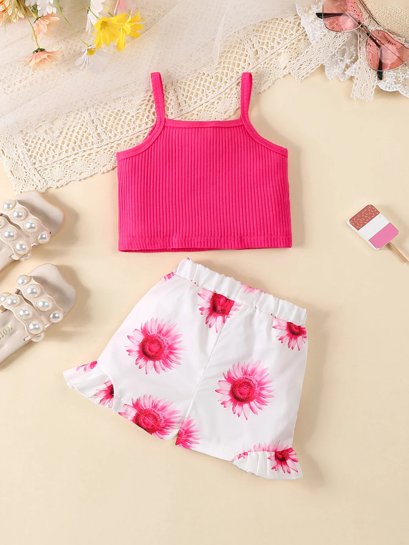 Baby Girl's 2-Piece Set Casual Cute Elastic Criss-Cross Strap Top with Daisy Full-Print Shorts Summer Outfit for Infants