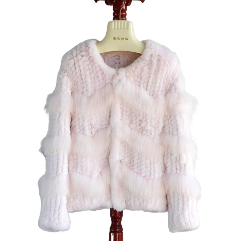 

В 2025 году импортная куртка из плетеного меха кролика видра, короткая двусторонняя тканая шуба из кролика видра с v-образным вырезом