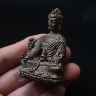 Antique alloy copper solid Buddha ornaments, medicine Buddha trinkets, bronze home furnishings