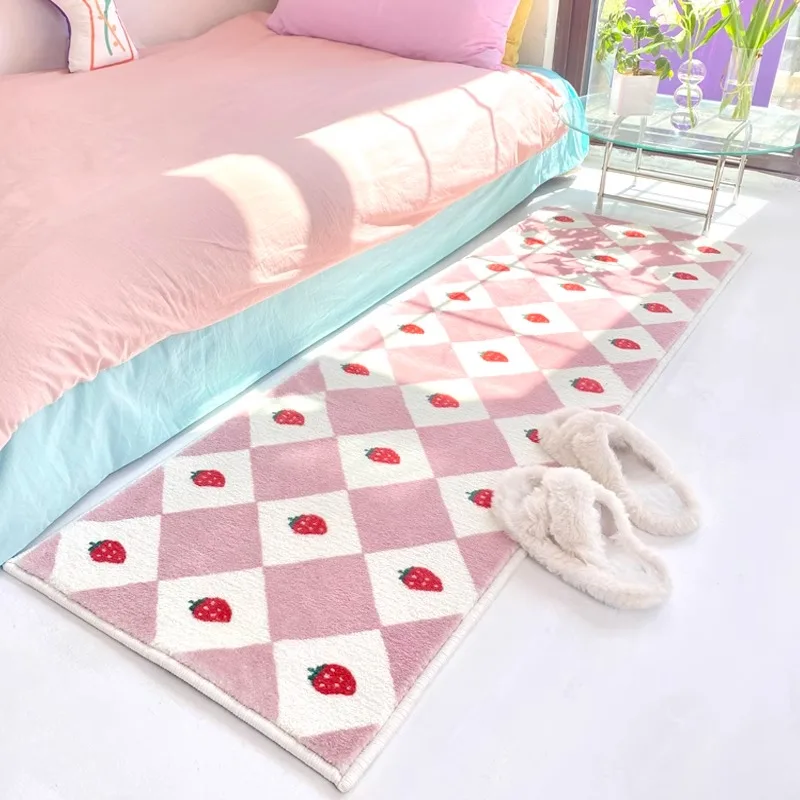 

Bedroom Carpet Strawberry Checkered Carpets Bedside Living Room Soft Comfortable Foot Mat Modern Home Decoration Non-slip Rug