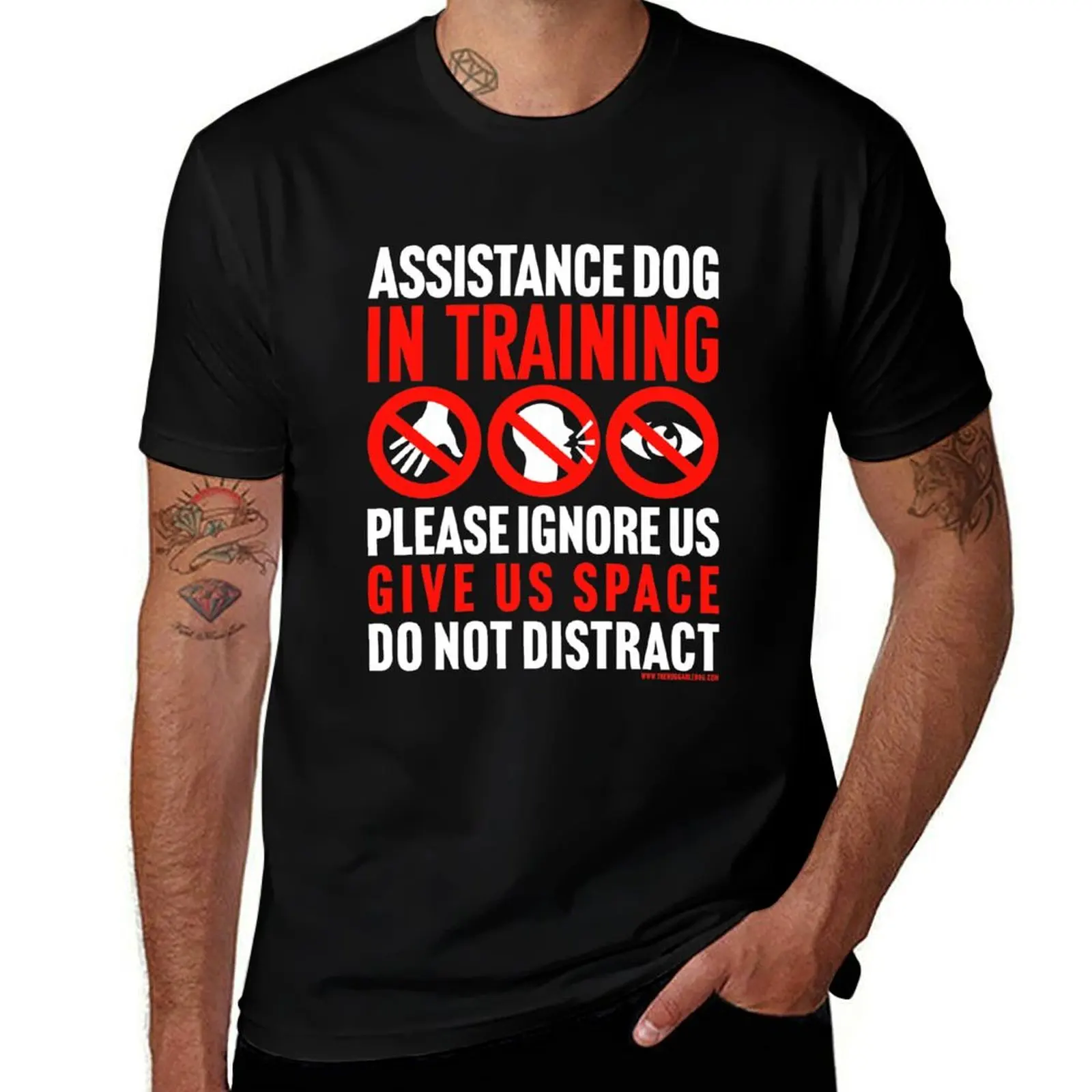 

Assistance Dog In Training, please ignore us, give space, do not distract T-Shirt Casual Holiday Short Sleeve Tee