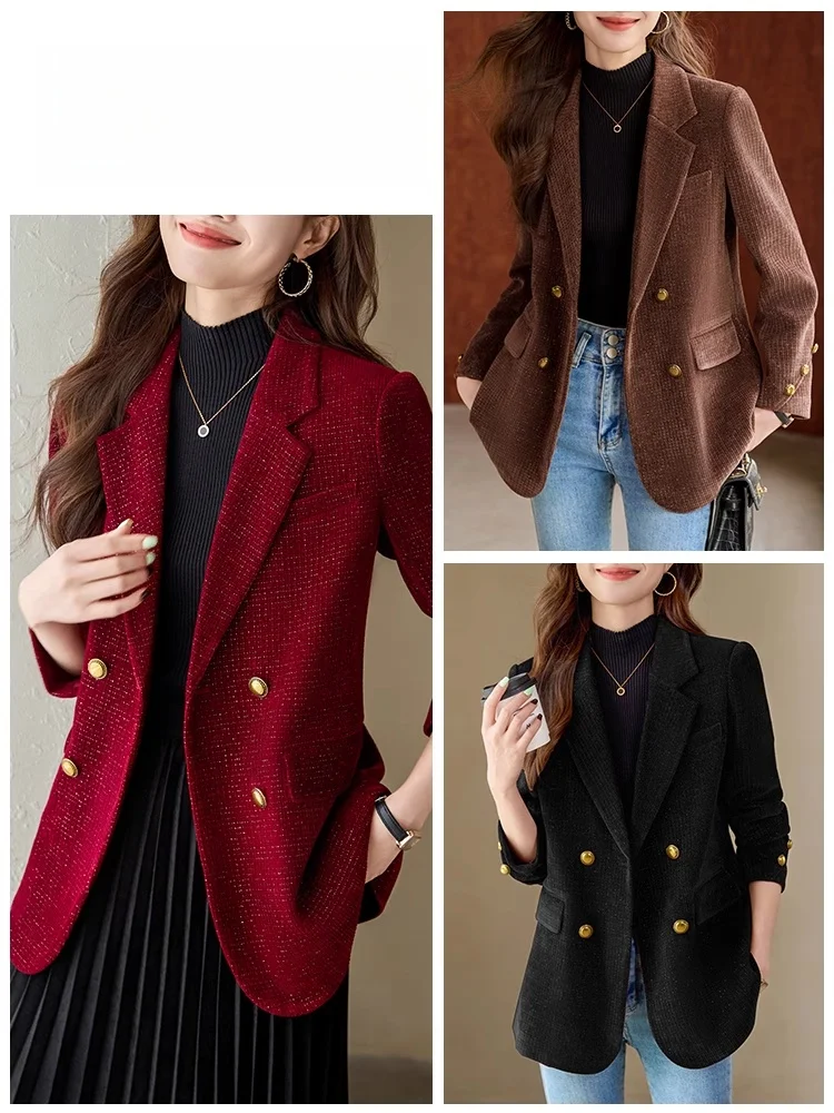 Traje de invierno para mujer de pana roja gruesa con inserto de algodón, doble botonadura, estilo profesional y detalles de hilo.