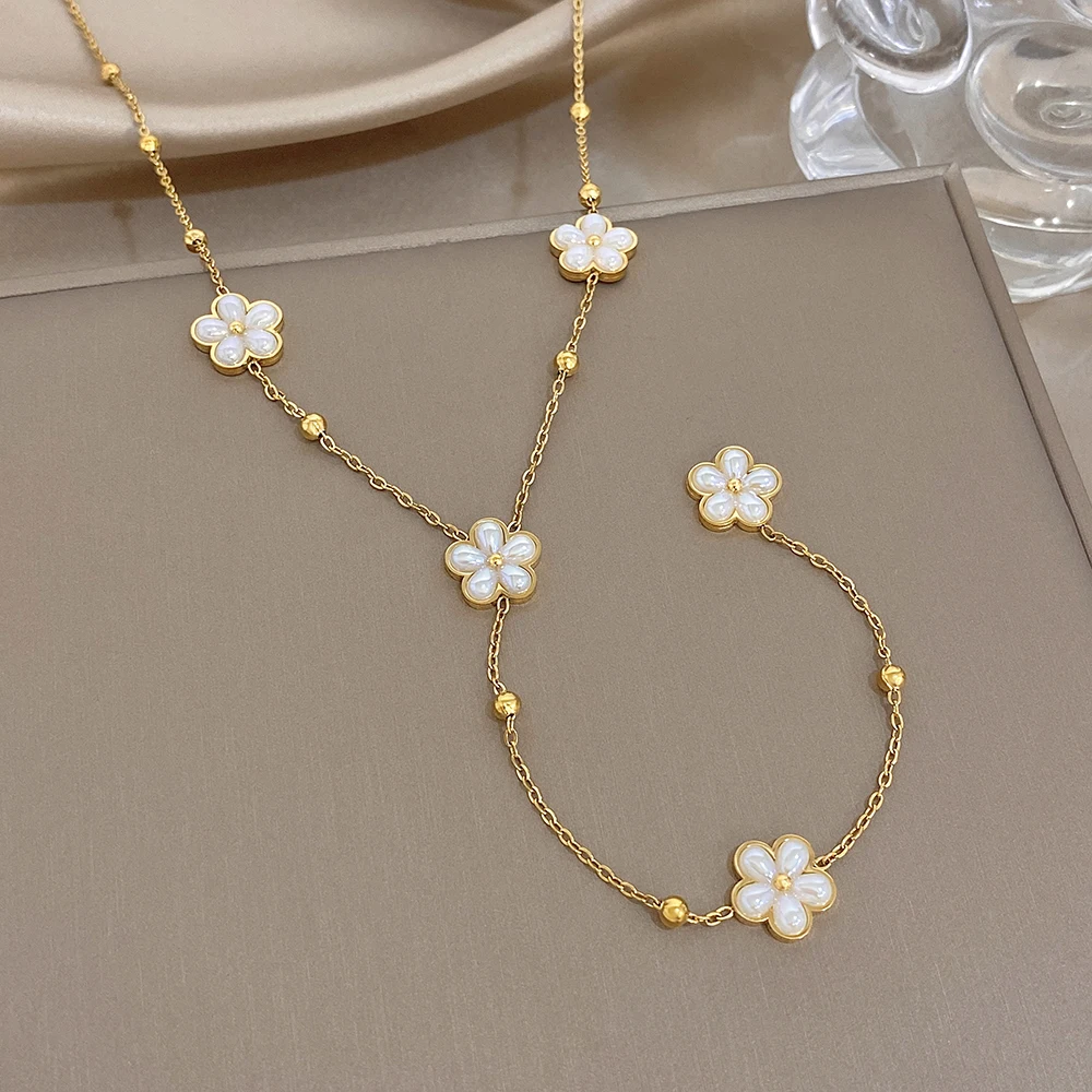 Freetry Elegant White Flower Long Pendant Stainless Steel Necklace for Women Romantic Golden Waterproof Necklace Holiday Jewelry
