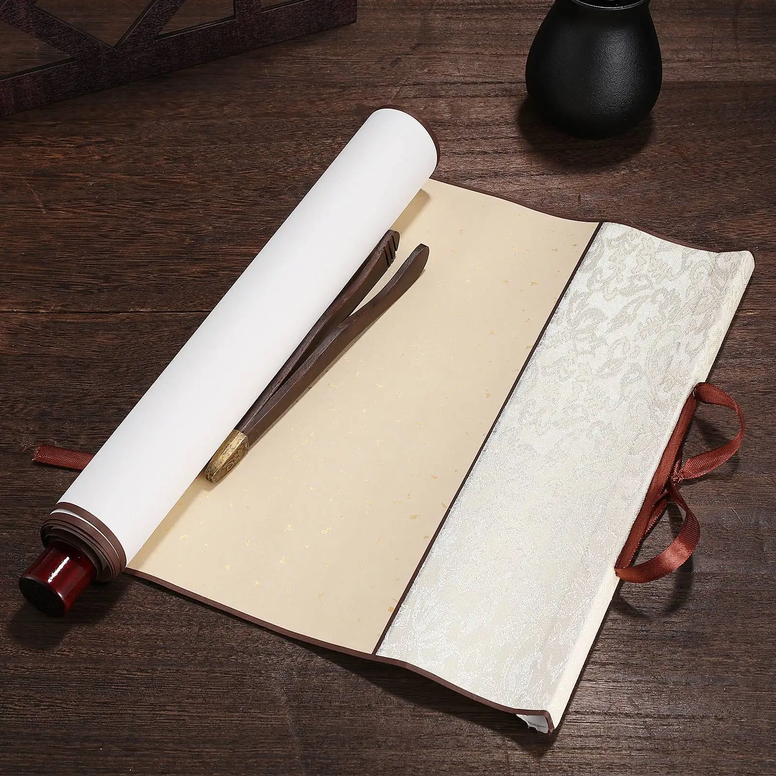 Pusty wiszący 4-stopowy chiński papier Xuan Half Raw Rice Paper Random Gold Pattern Chinese Calligraphy Painting Supply