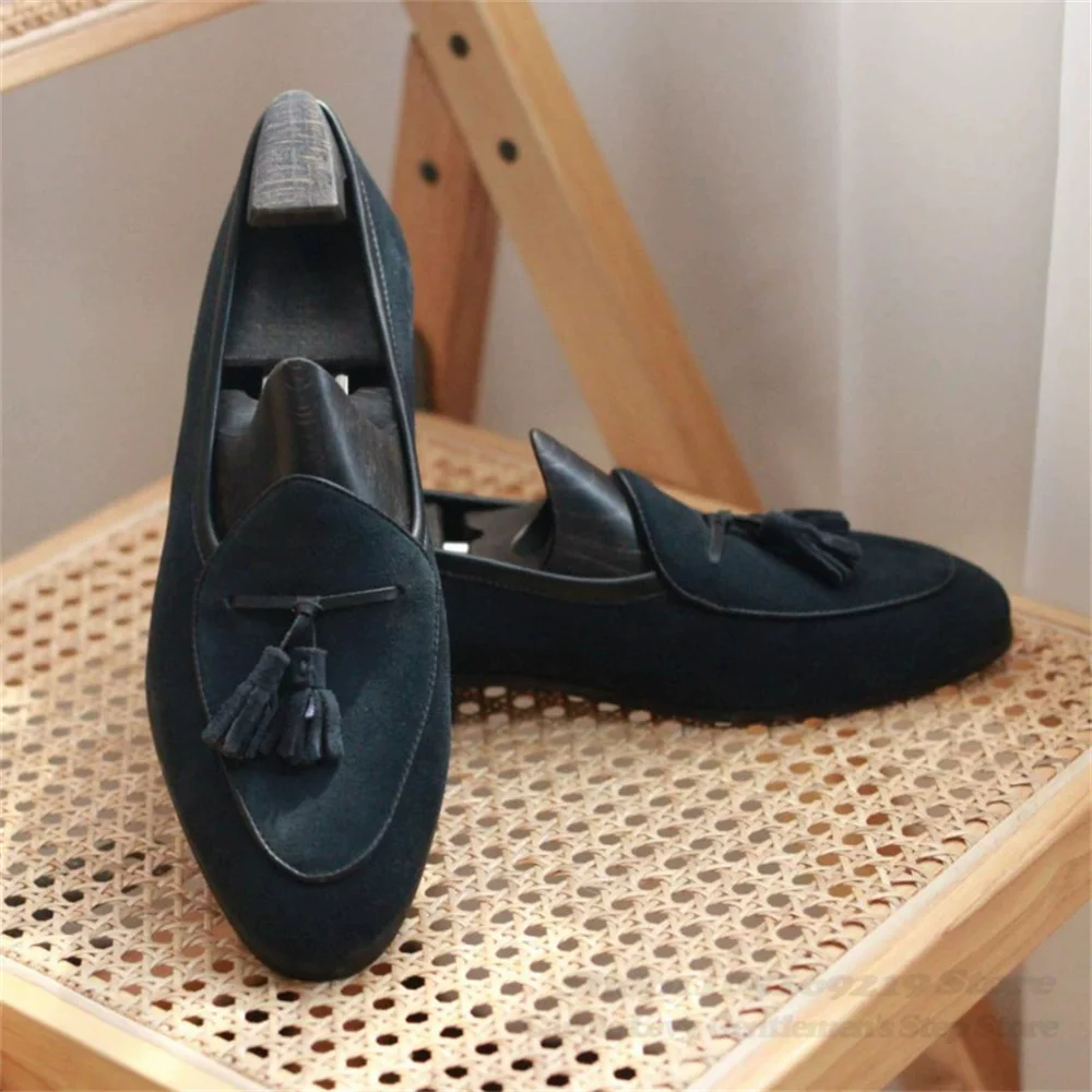 شرابة ديكور حذاء رجالي الأزرق الداكن عادية الانزلاق على الشقق الجلد المدبوغ جلد طبيعي حذاء كاجوال مكتب فستان حفلات الزفاف الأحذية