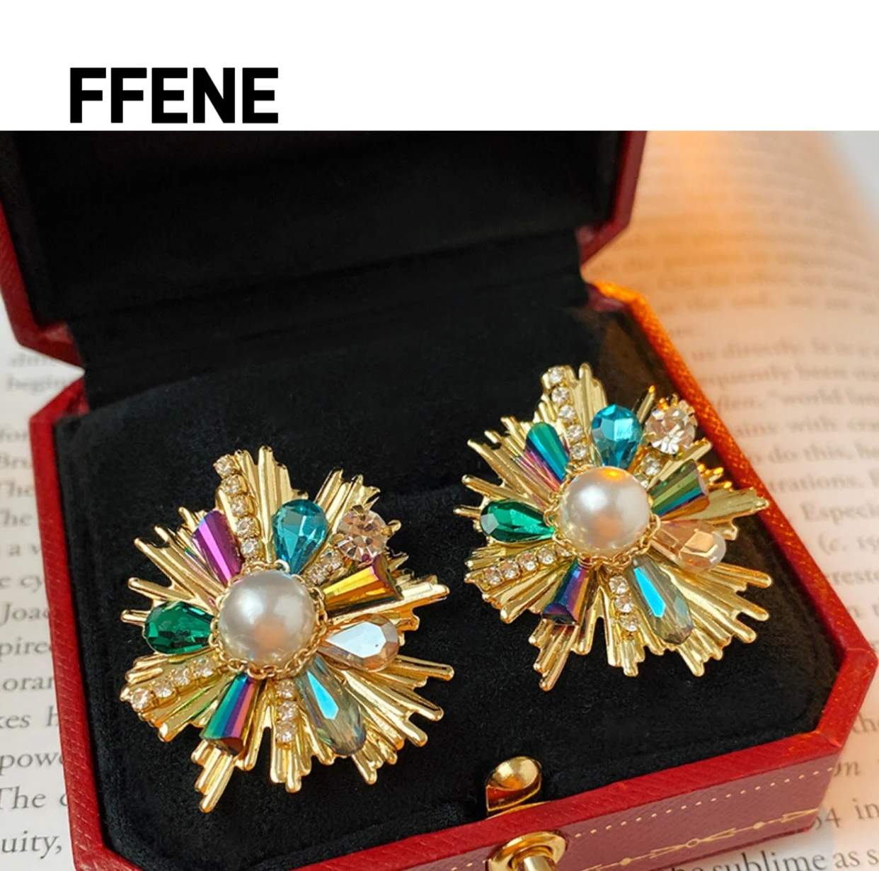 

Hot-selling temperament earrings, luxurious flower earrings, high-end feeling, fashionable retro earrings for women