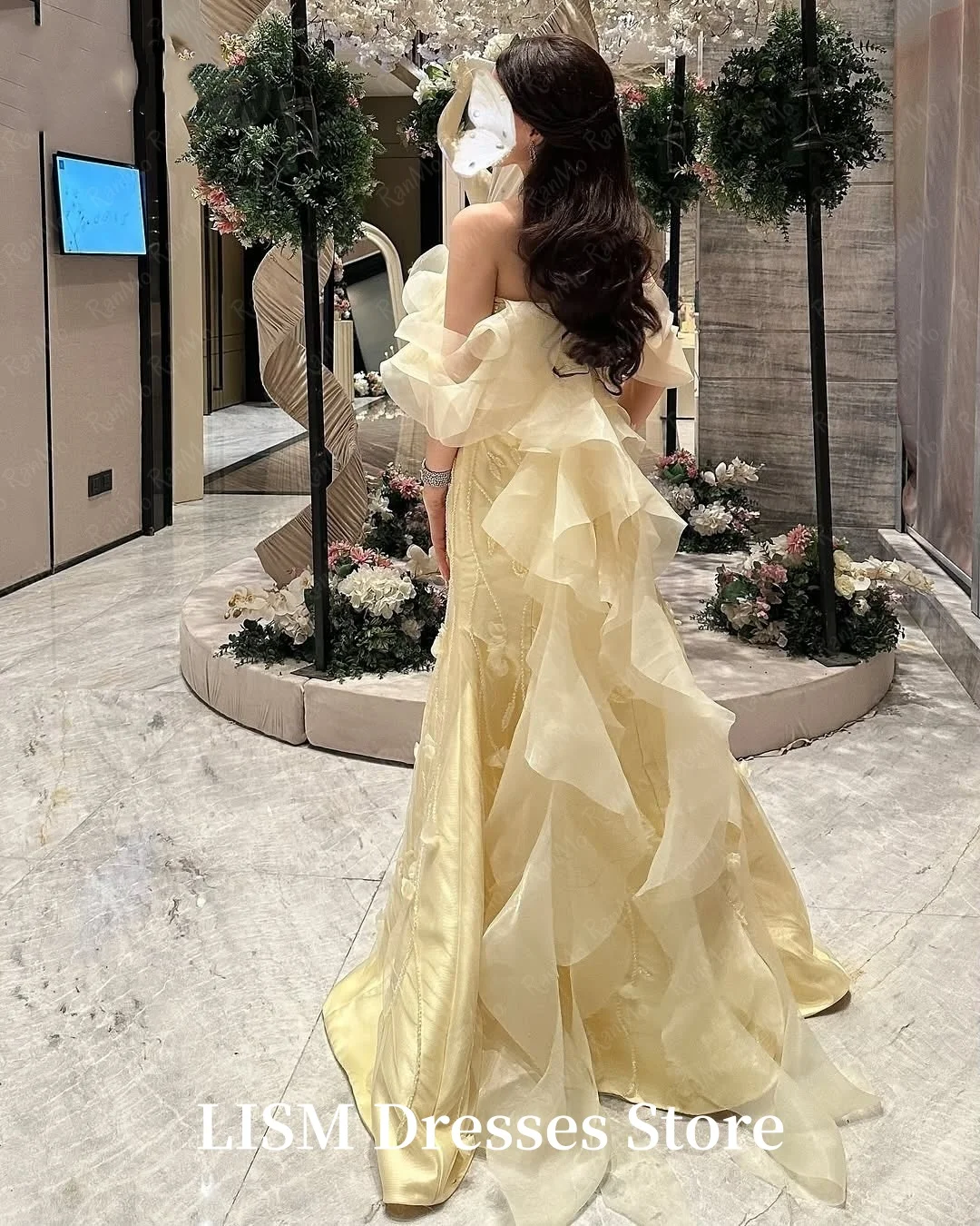 LISM 럭셔리 오프 숄더 이브닝 드레스 민소매 비즈 장식 레이스 맞춤형 여성용 2026 섹시 웨딩 파티 정장