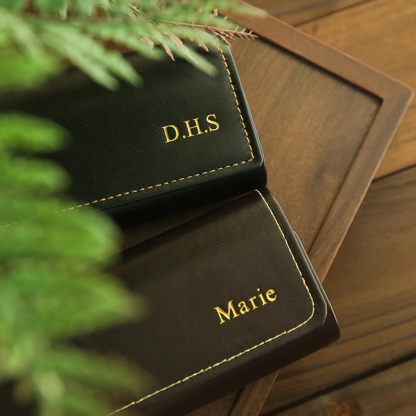 

Customized Name Initials Glasses Box Vintage Protective Waterproof Travel Glasses Case Leather Woman Man Sunglasses Storage Box