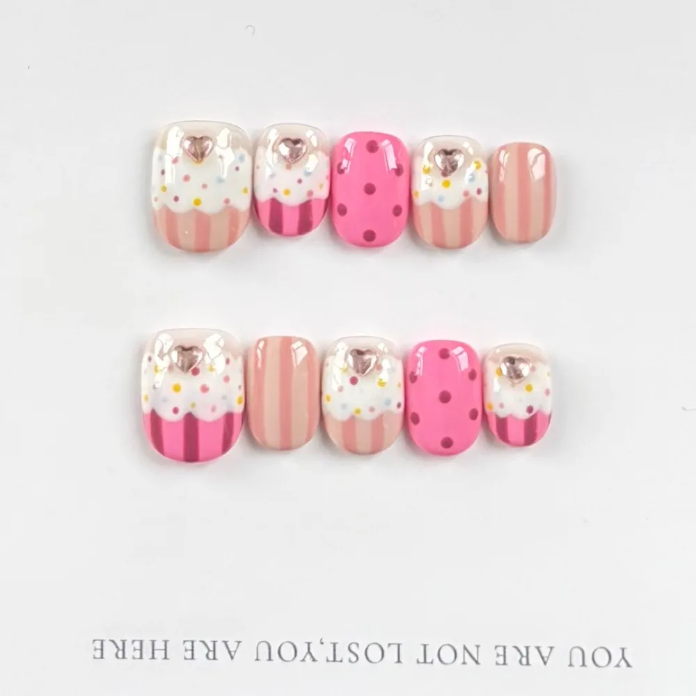 10 Pieces Y2K Dessert Cute Polka Dot Lines Handmade Press On Nails Cupcake Pattern Rose Gold Heart Fake Nails Reusable