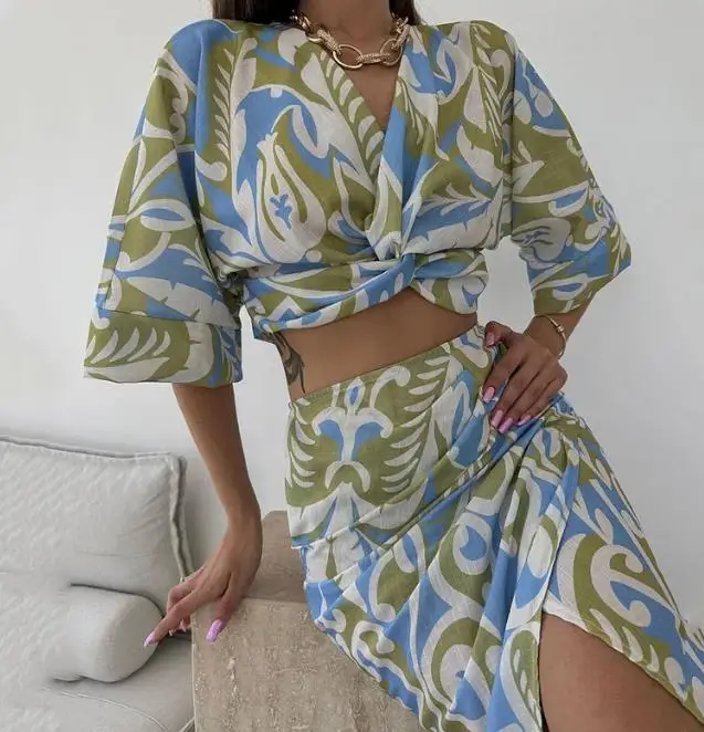2024 Women's Summer Fashion New Loose Bubble Sleeves Overlapping Short Top Printed Half Split Long Dress Two Piece Set