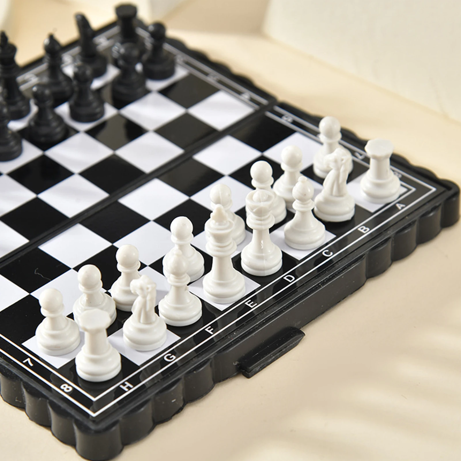 Juego de Ajedrez Magnético Por - Magnetic Travel Chess reseña y precio