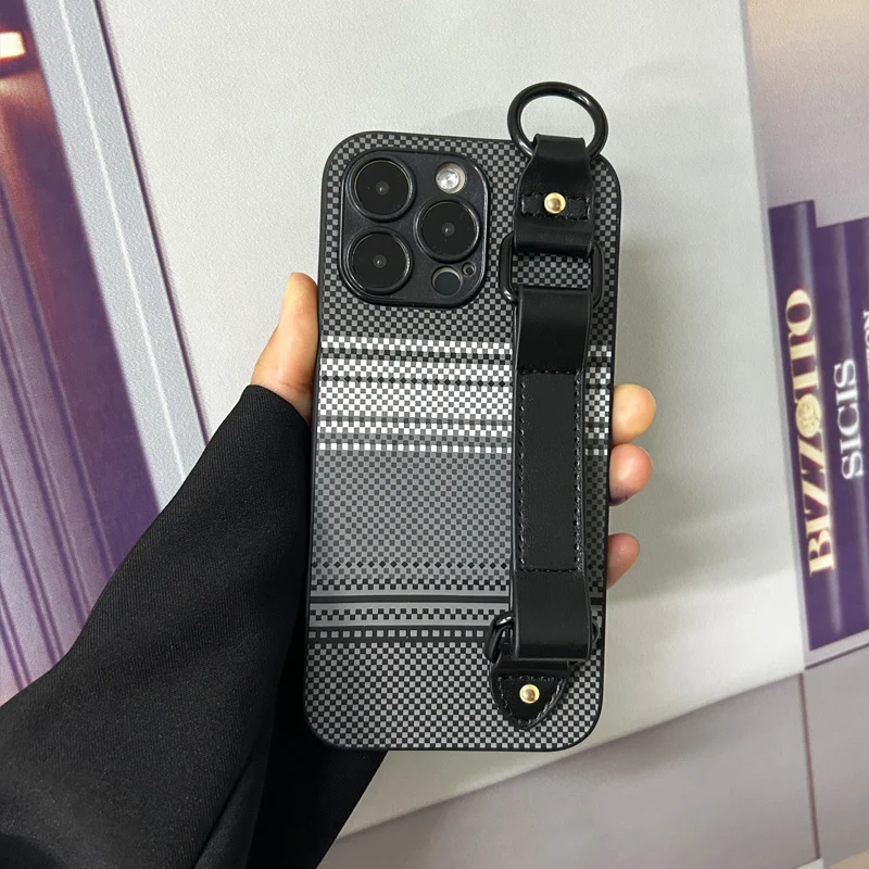 

Carbon fiber Wrist Strap Holder Stand Business Phone Case For Infinix Note30 Hot40Pro 30i 10e Kevlar Textured Plain protection