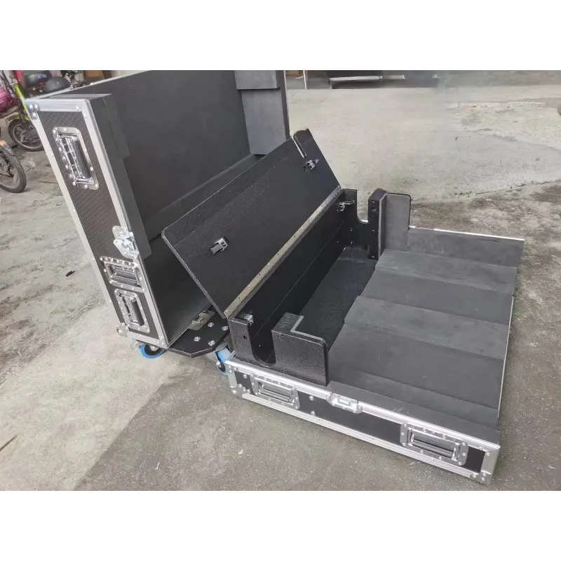 Customized Midas M32 Console Flight Case with Dog House