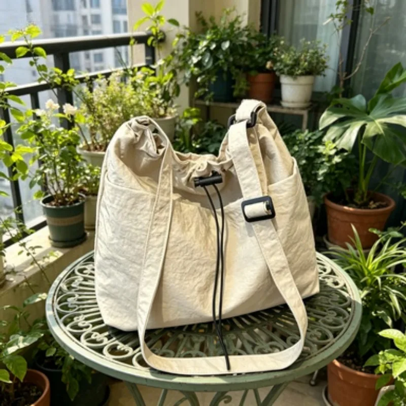 

Large Capacity Versatile Shoulder Bag for Women's Summer Popular Lightweight Crossbody Bag Minimalist Tote Handbag