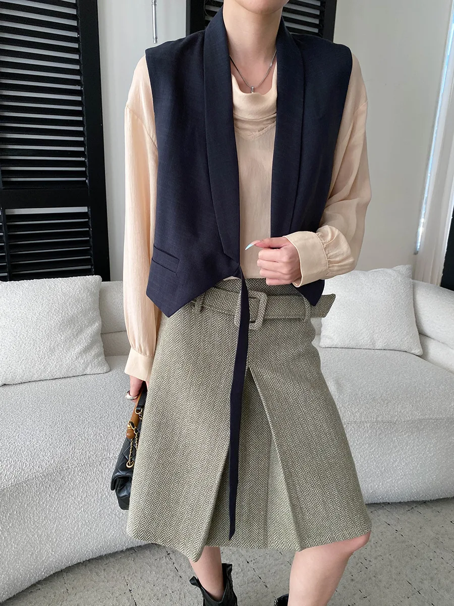 Autumn women's casual solid color side buckle strap design sense suit vest