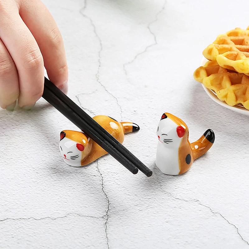 1PC Chopstick Holder Ceramic Cat Panda Chopstick Rest Creative Cute Stand Kitchen Supplies Tableware Utensil Home Decoration