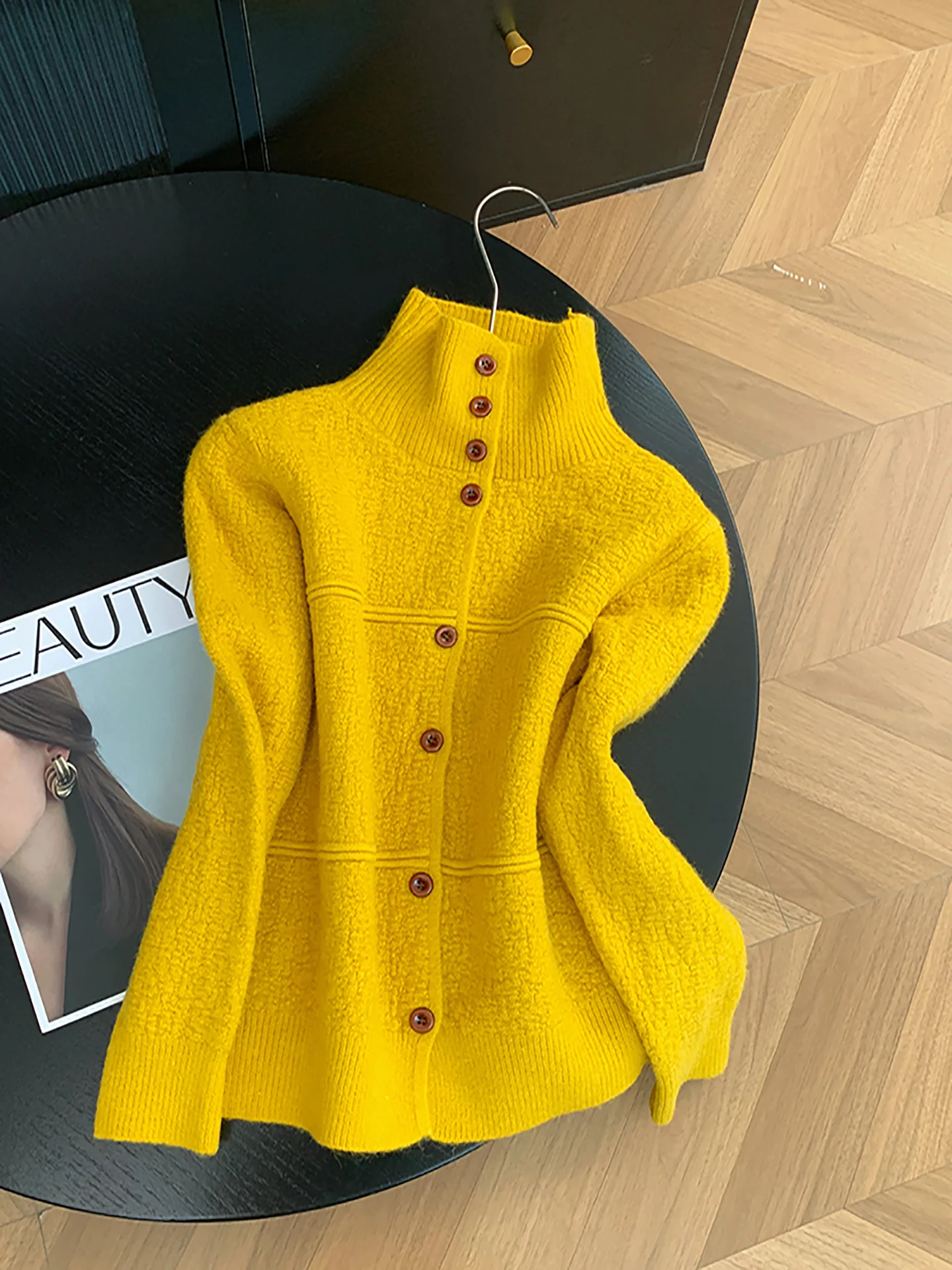 أزياء بسيطة الياقة المدورة واحدة الصدر سترة مشغولة من الصوف المرأة كسول نمط فضفاض عارضة طويلة الأكمام سترة معطف الإناث قمم