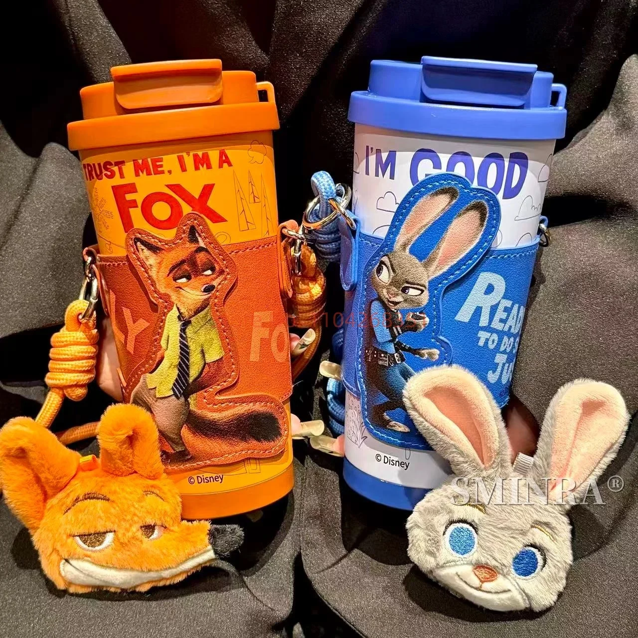 

Официальная лицензированная термокружка Disney Zootopia 2 Starway из нержавеющей стали 316, 500 мл, с двойной трубочкой, 3D-рельефом Джуди и Ника